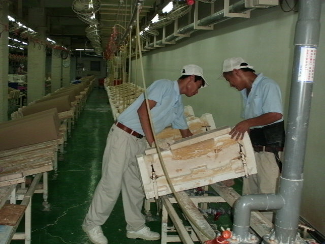 Xuất khẩu lao động đài loan tại nhà máy thiết bị vệ sinh TOTO 5