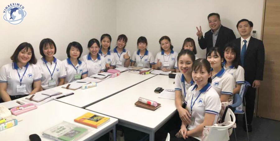 Đoàn đầu tiên của đơn vệ sinh tòa nhà gặp lãnh đạo công ty tại Nhật Bản